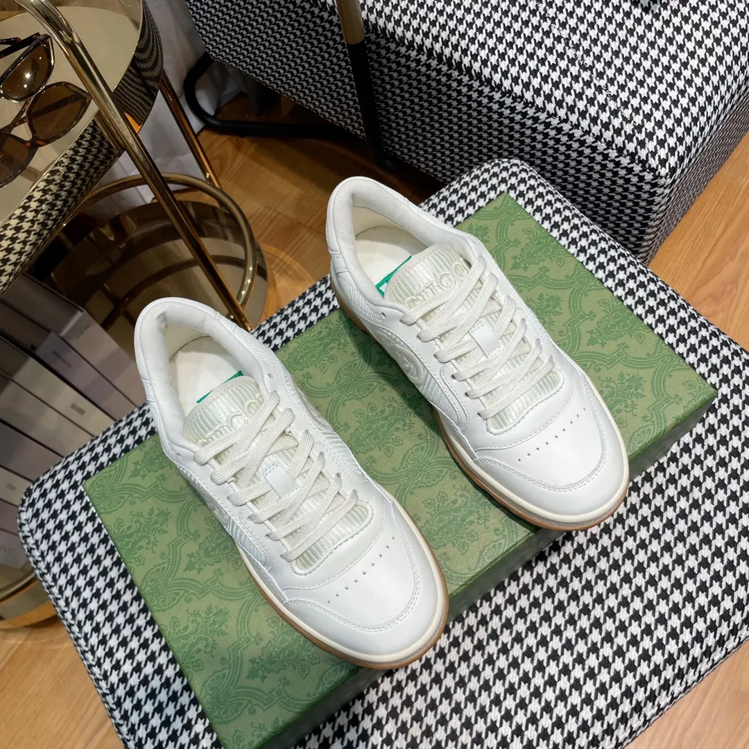 👟👟Ex-factory price 520👟👟 Women's Shoes Factory Gucci Gucci's new dirty shoes MAC80 series✅Full imported security thread, not ordinary fluorescent thread ## Retro old money style tone, full of old money retro feel❗️ ss23 is really fresh and can't be fresh anymore ~ the foot feel is matched with leverage ~ cloud-like comfort Original grained cowhide contrasting stripes original satin fabric, original thin soft fabric + cowhide color matching inside, original T👟👟 ex-factory price U sole, gap edge original craftsmanship, no glue and environmental protection♻️ Couple size 35-44 (45.46. Can be customized) Original packaging + printed GUCCI outer box